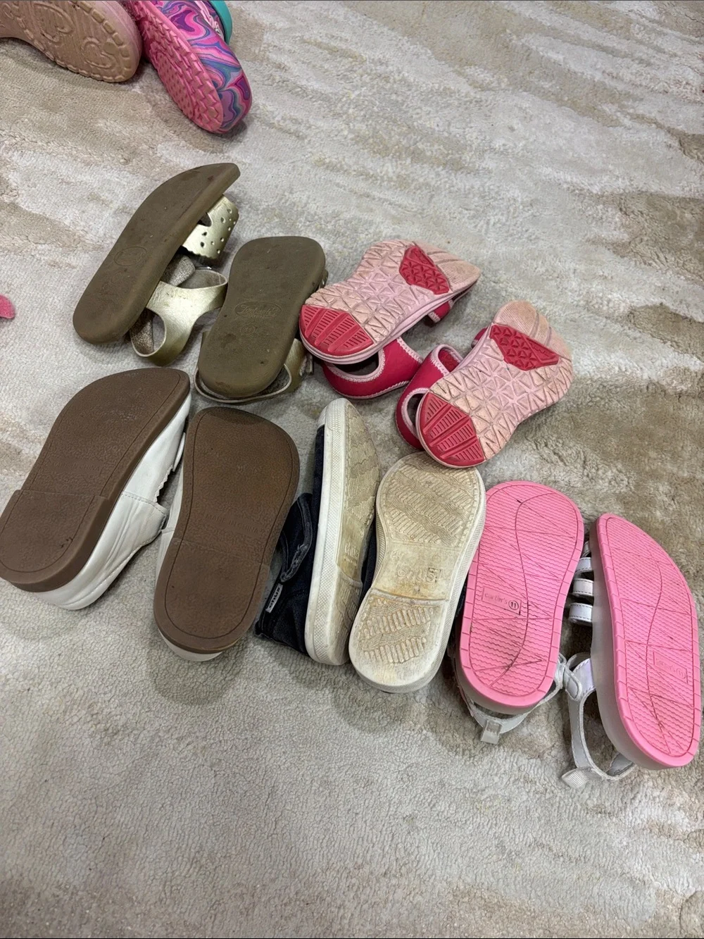 Entire lot of girls summer shoes!! Size 10-11!!